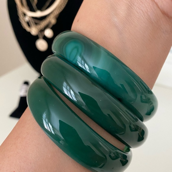All around green jade bangle. - Picture 3 of 3